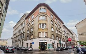 3 Bedrooms Bright Flat In The Heart Of The City -Free Parking Need Reservation